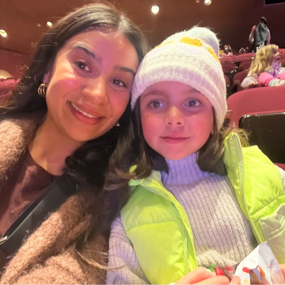 Meet your Posher, Olivia - Picture 1 of 1